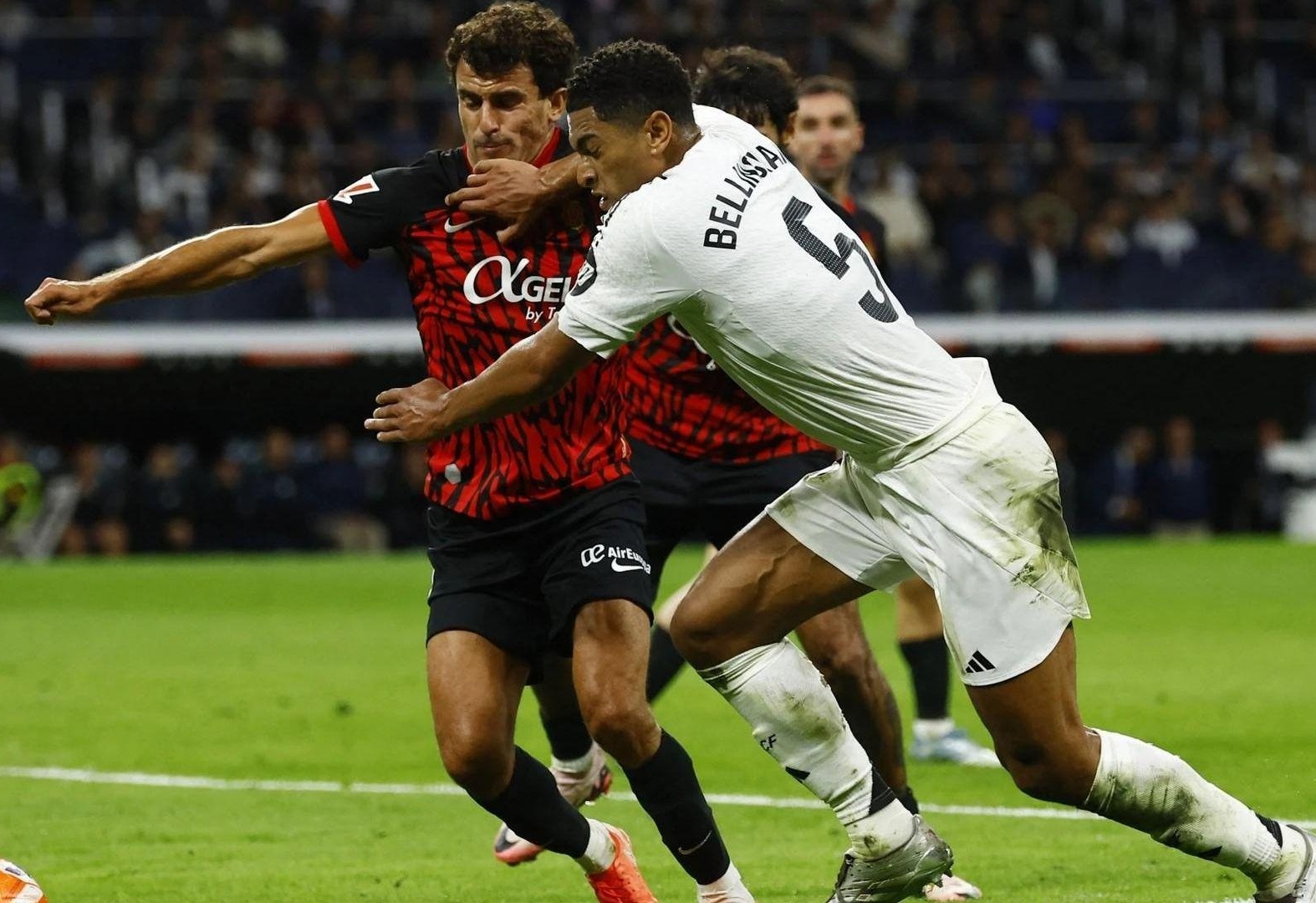 开云体育APP下载-赛地聚焦——法甲集结日热度飙升；曼城复出首秀；话题不断；年轻球员得到机会的简单介绍