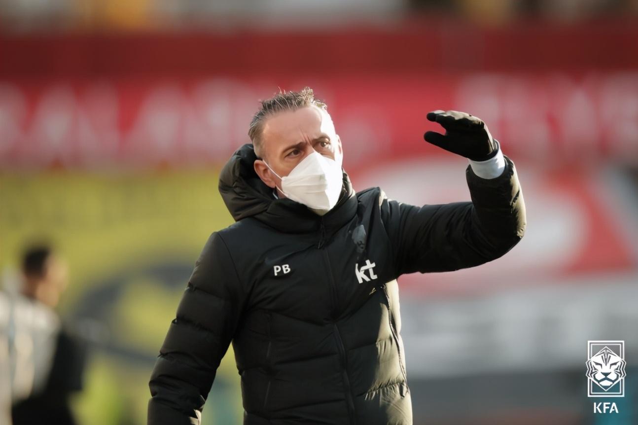 开云体育APP下载-冲刺阶段体能课后；费城76人远射贴柱备战亚冠；球迷炸锅；医务组通报恢复